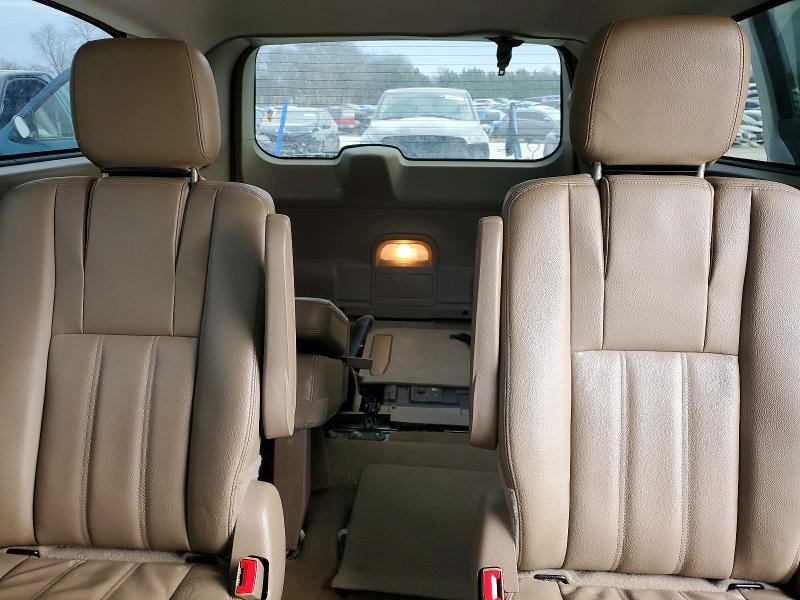 Фото 10 - CHRYSLER MINIVAN