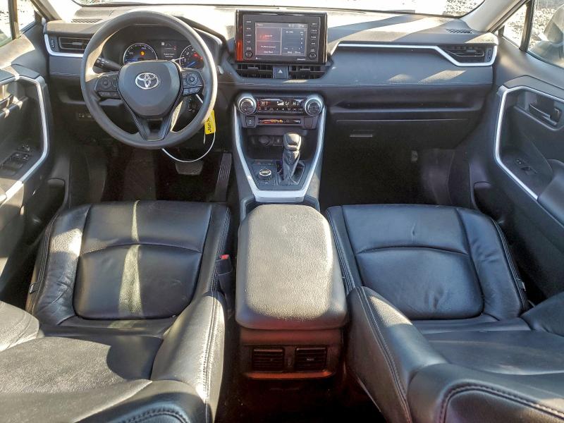 Фото 8 - TOYOTA RAV4