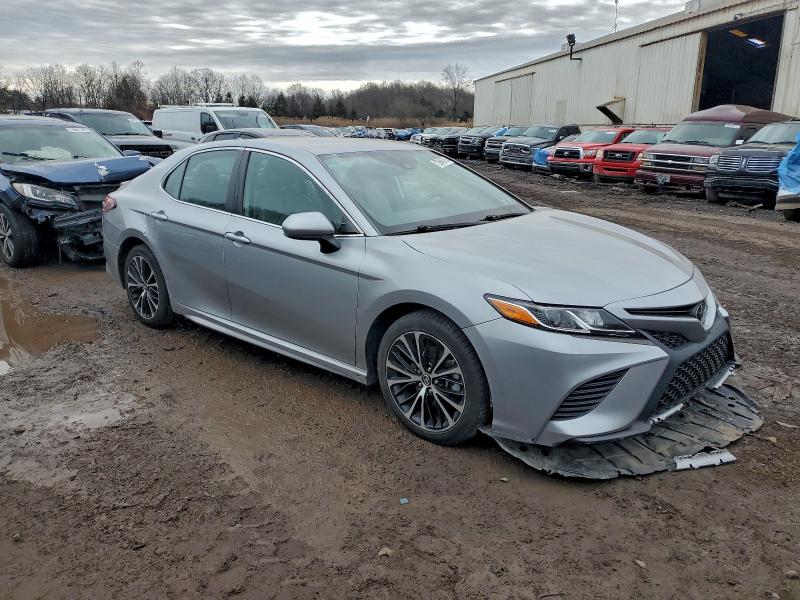 Фото 4 - TOYOTA CAMRY