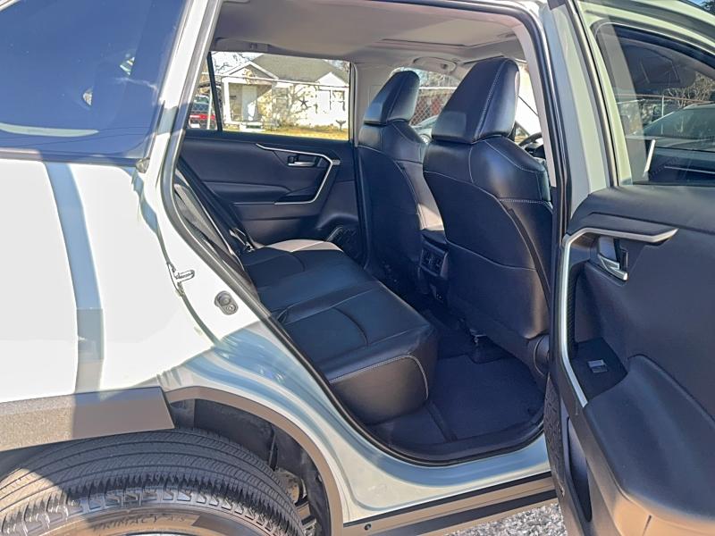 Фото 6 - TOYOTA RAV4