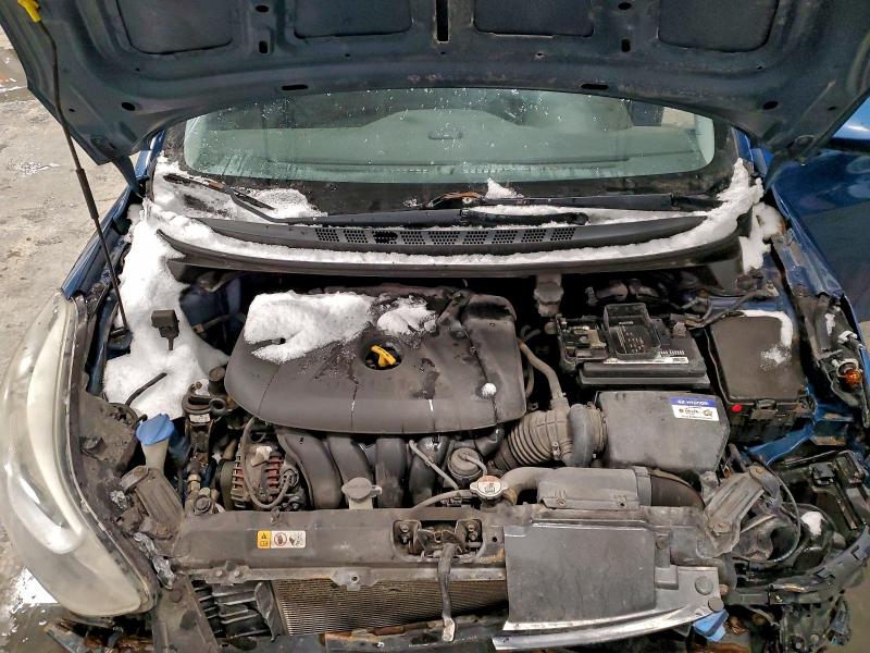 Фото 11 - HYUNDAI ELANTRA