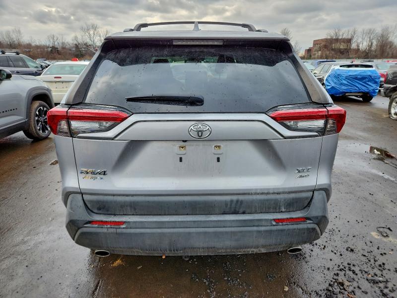 Фото 6 - TOYOTA RAV4