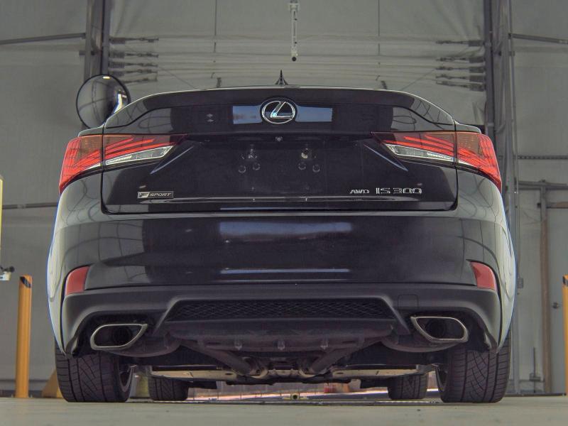 Фото 13 - LEXUS IS