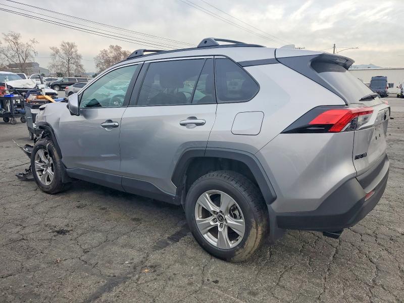 Фото 2 - TOYOTA RAV4