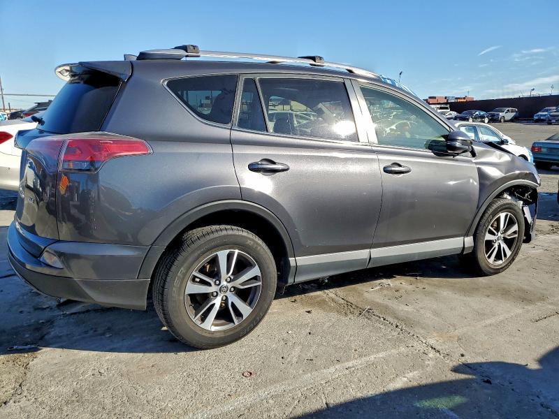 Фото 3 - TOYOTA RAV4