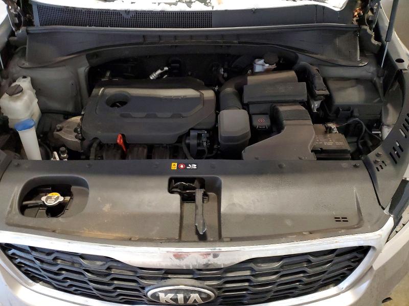 Фото 12 - KIA SORENTO