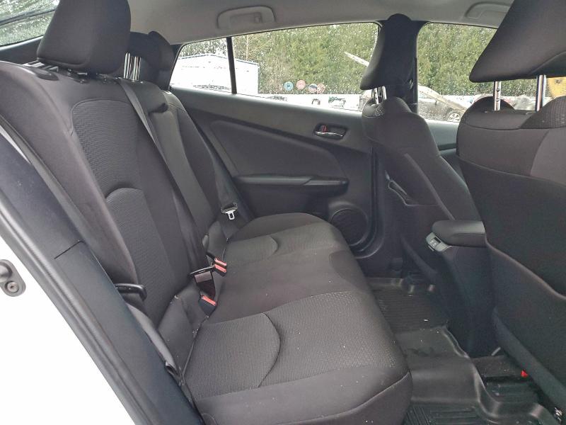 Фото 10 - TOYOTA PRIUS