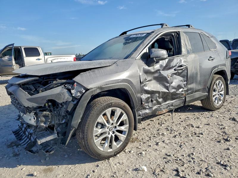 Фото 1 - TOYOTA RAV4