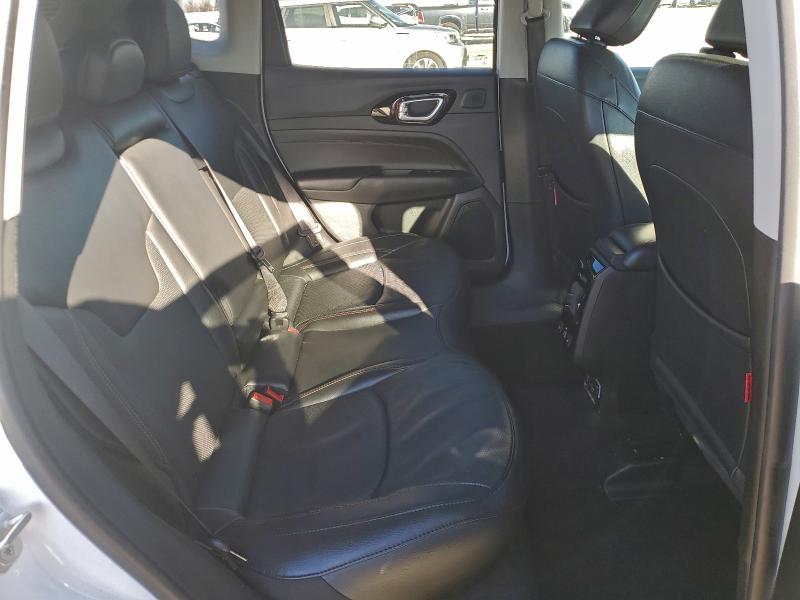 Фото 10 - JEEP COMPASS