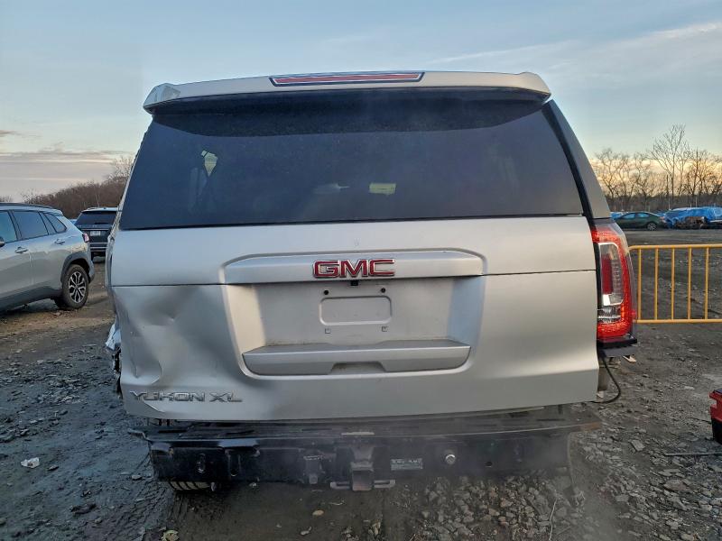 Фото 6 - GMC YUKON