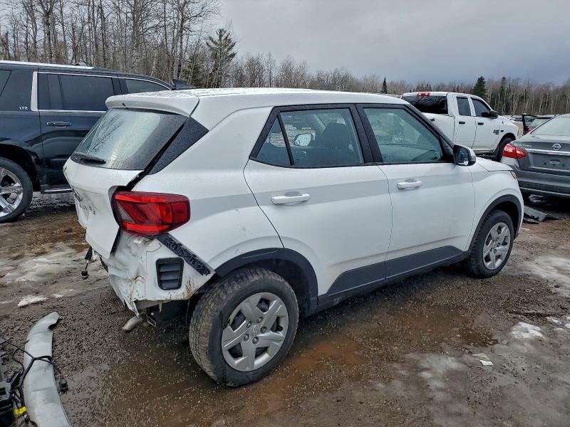 Фото 3 - HYUNDAI VENUE