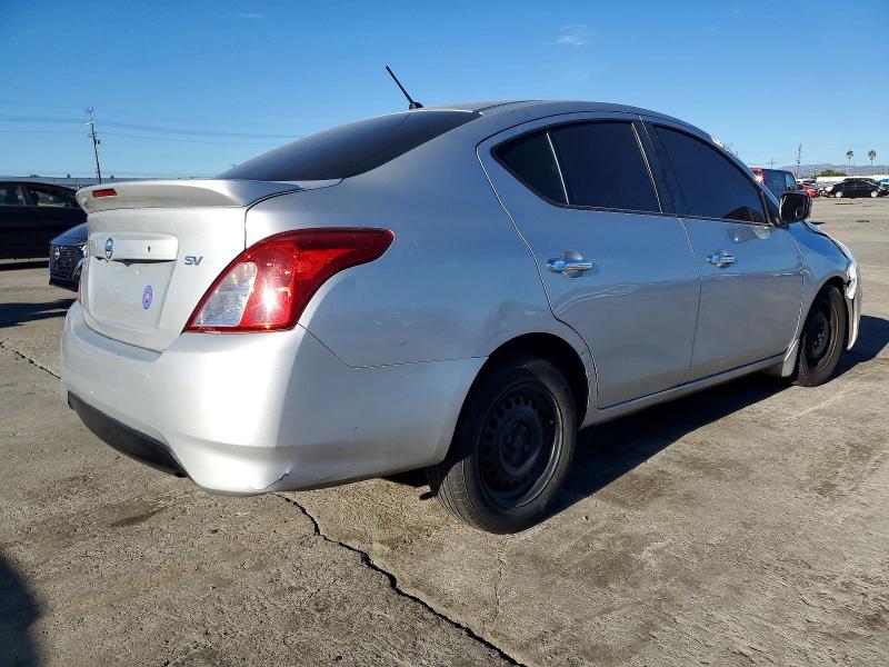 Фото 3 - NISSAN VERSA