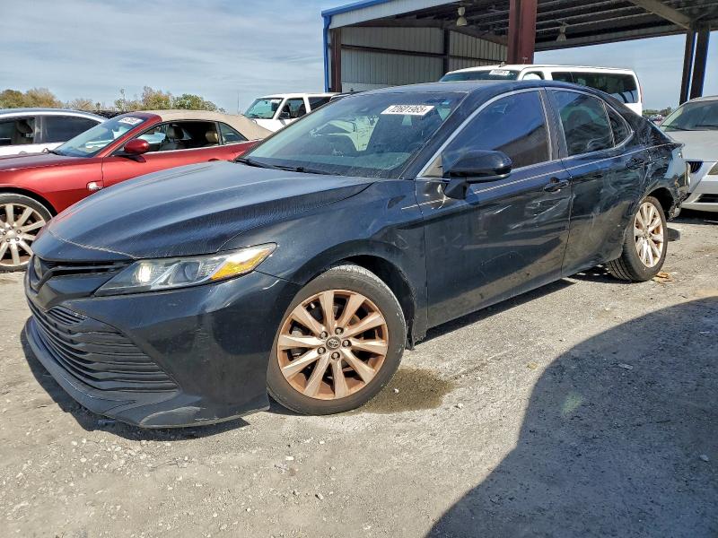 Фото 1 - TOYOTA CAMRY