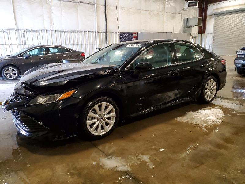 Фото 1 - TOYOTA CAMRY