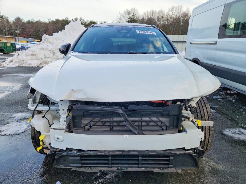 Фото 5 - VOLVO XC40