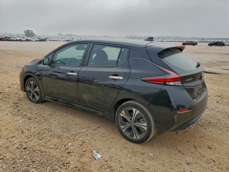 Фото 2 - NISSAN LEAF