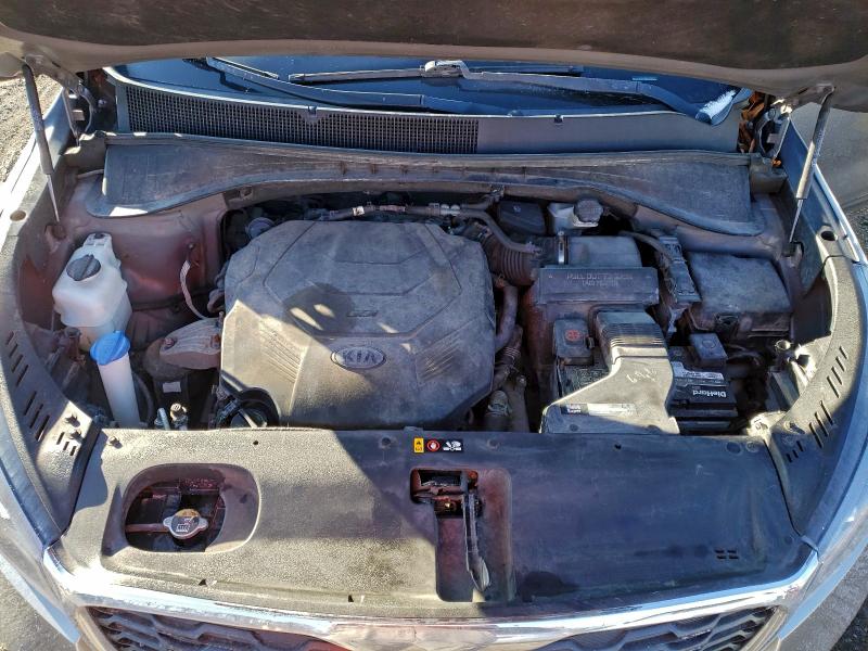 Фото 12 - KIA SORENTO