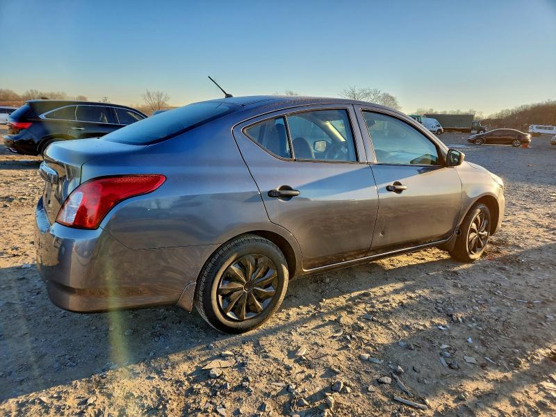 Фото 3 - NISSAN VERSA