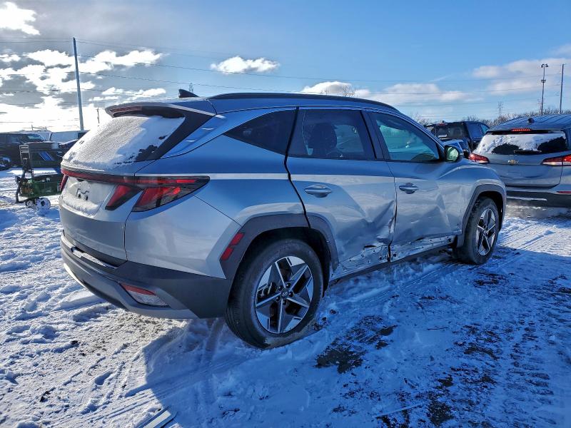 Фото 3 - HYUNDAI TUCSON