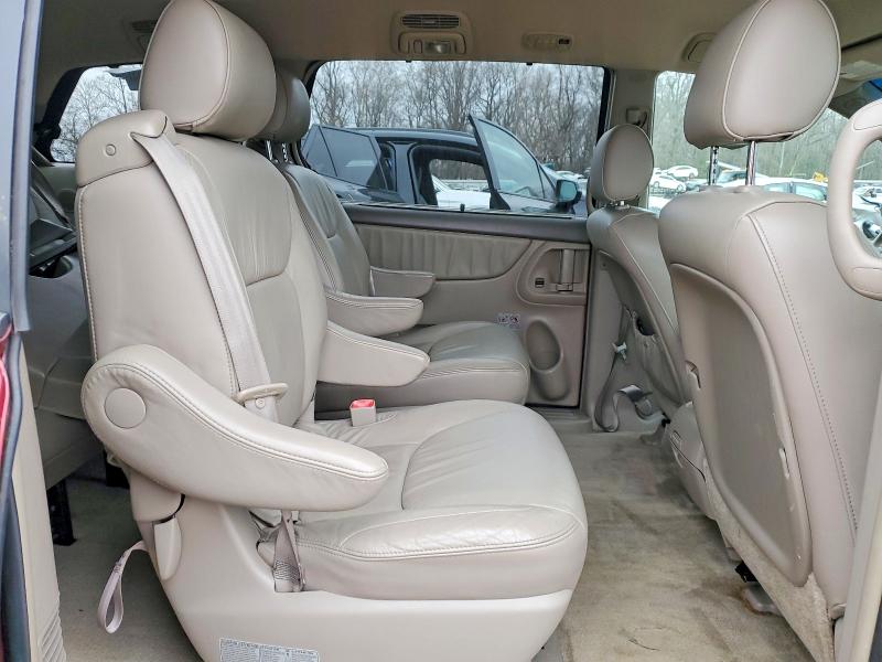 Фото 11 - NISSAN ROGUE