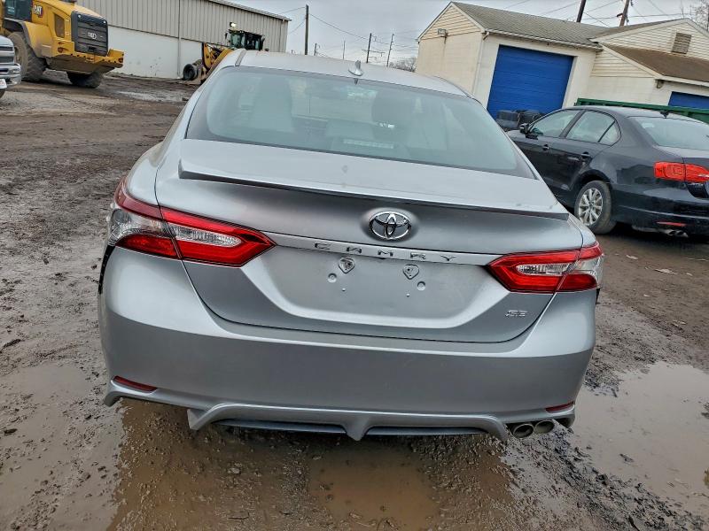 Фото 6 - TOYOTA CAMRY