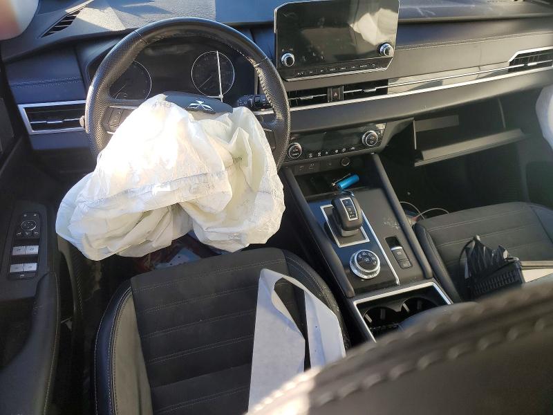 Фото 8 - MITSUBISHI OUTLANDER