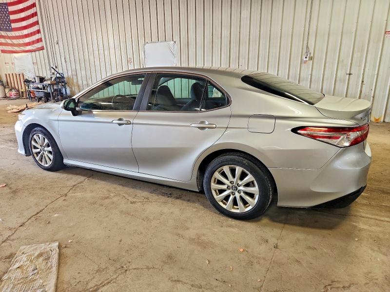 Фото 2 - TOYOTA CAMRY