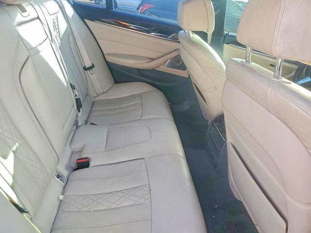 Фото 10 - BMW M5