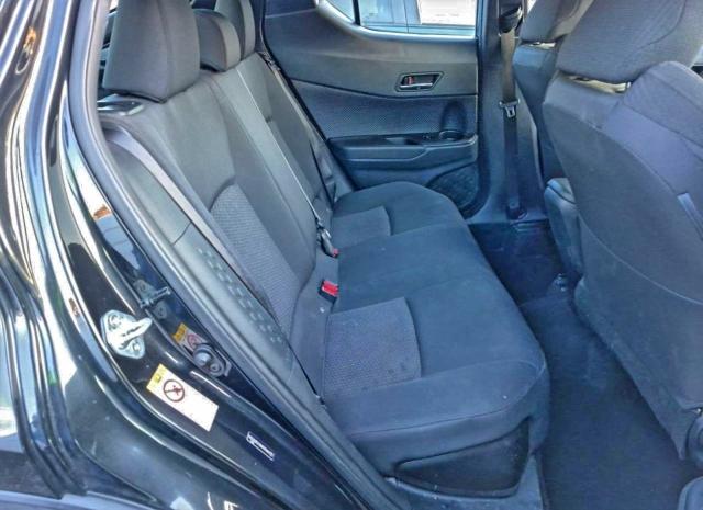 Фото 6 - TOYOTA C-HR