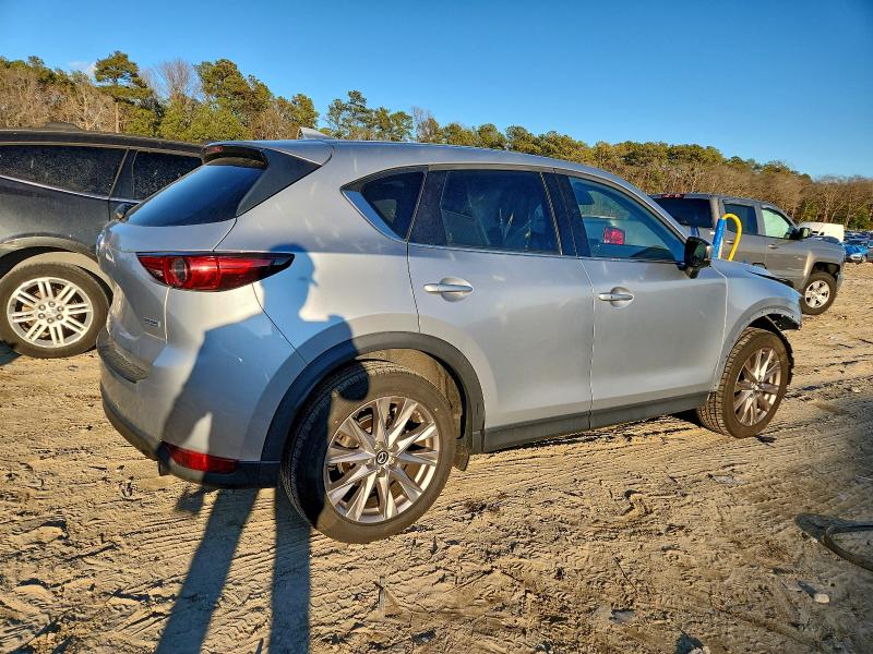 Фото 3 - MAZDA CX-5