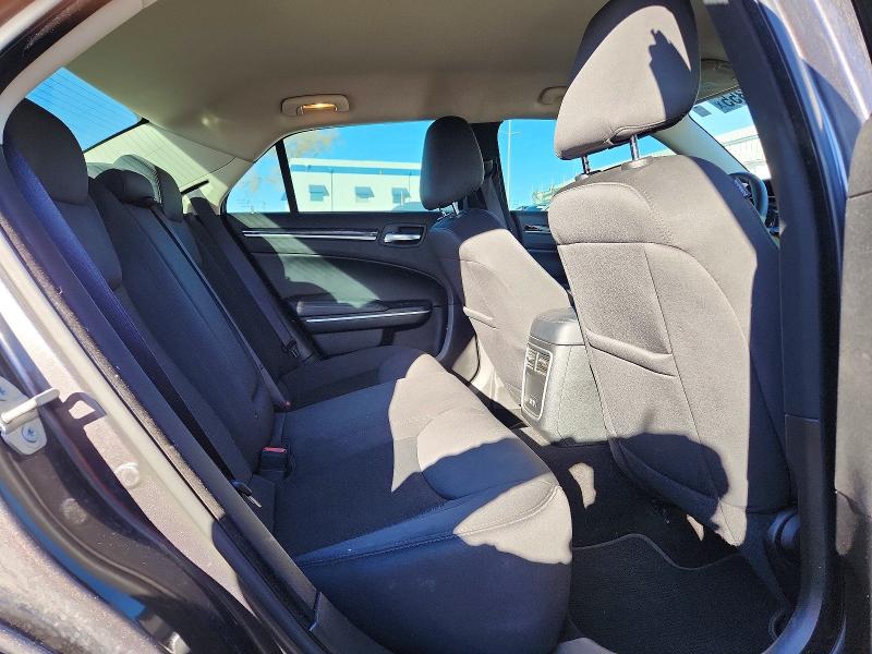 Фото 10 - CHRYSLER 300