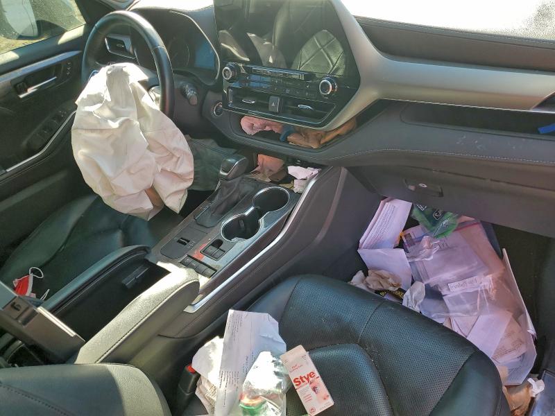 Фото 8 - TOYOTA HIGHLANDER