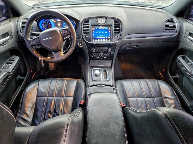 Фото 8 - CHRYSLER 300