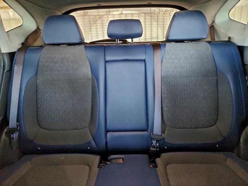 Фото 10 - KIA SELTOS