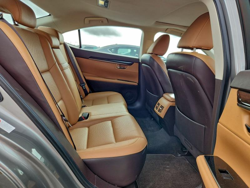 Фото 10 - LEXUS ES350