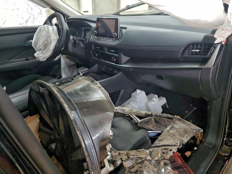 Фото 8 - NISSAN ROGUE