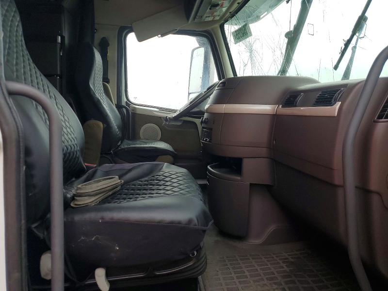 Фото 5 - VOLVO VN