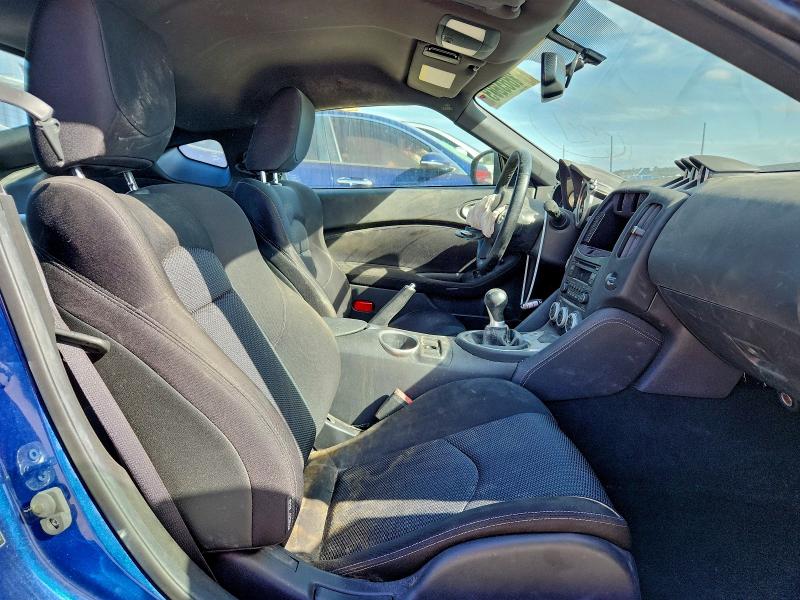 Фото 10 - NISSAN 370Z