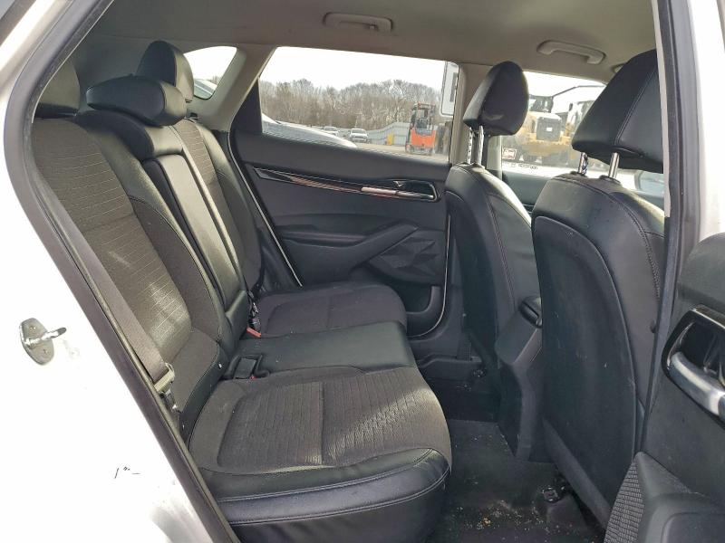 Фото 11 - KIA SELTOS