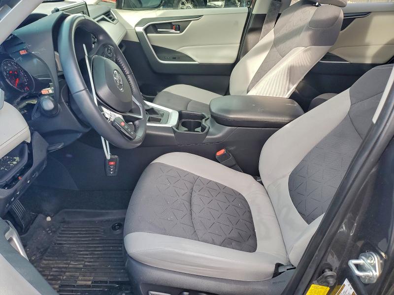 Фото 7 - TOYOTA RAV4