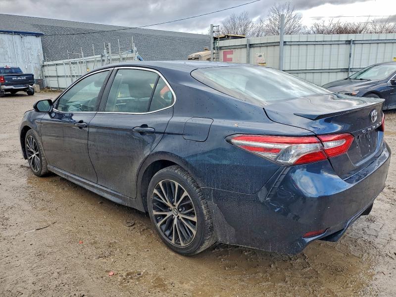 Фото 2 - TOYOTA CAMRY