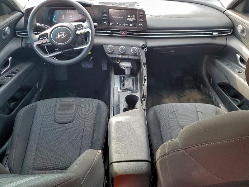 Фото 8 - HYUNDAI ELANTRA