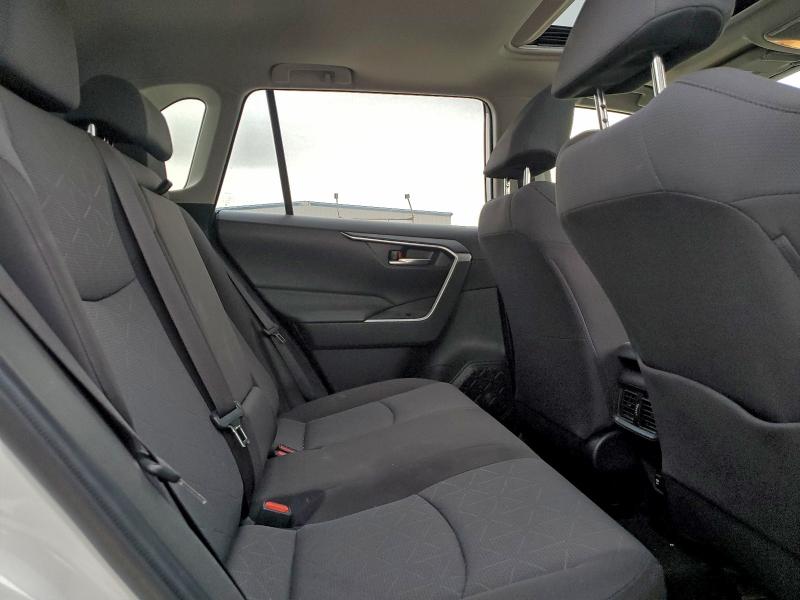 Фото 11 - TOYOTA RAV4