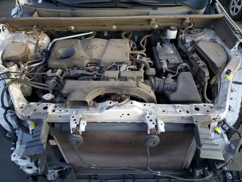 Фото 11 - TOYOTA RAV4