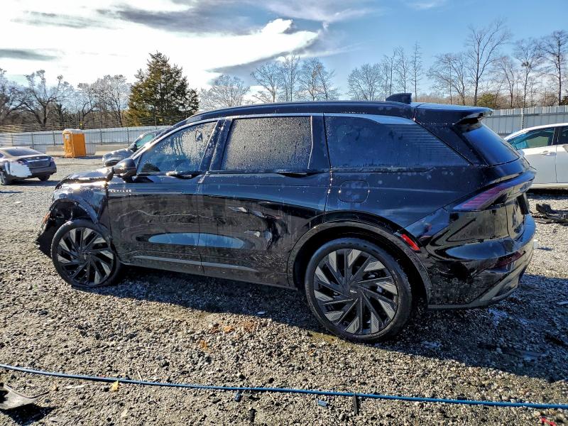 Фото 2 - LINCOLN NAUTILUS