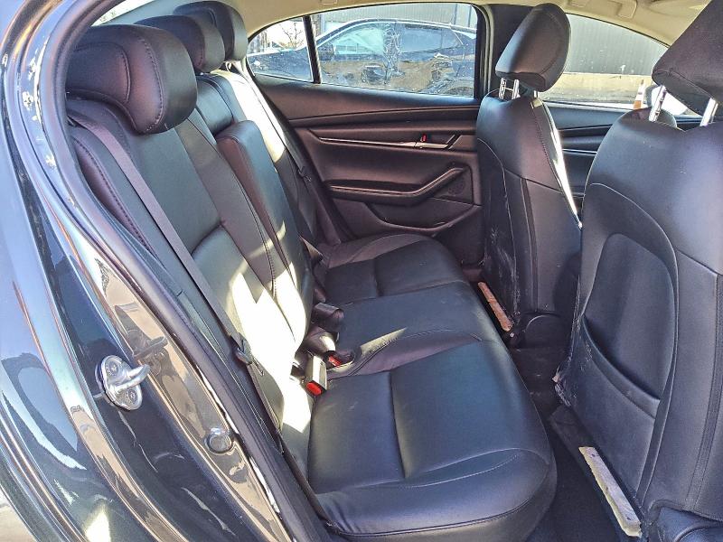 Фото 10 - MAZDA 3