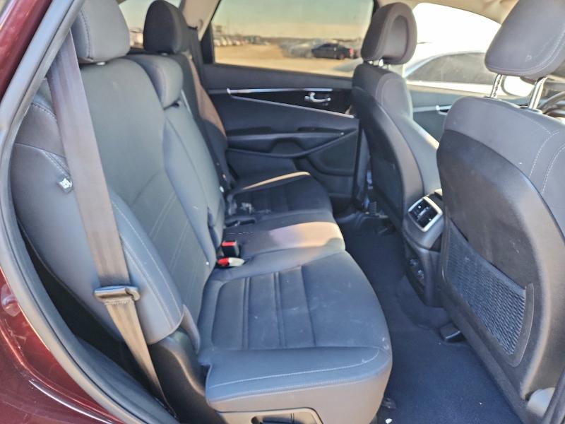 Фото 11 - KIA SORENTO