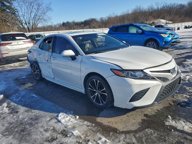 Фото 4 - TOYOTA CAMRY