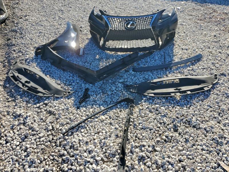 Фото 12 - LEXUS IS