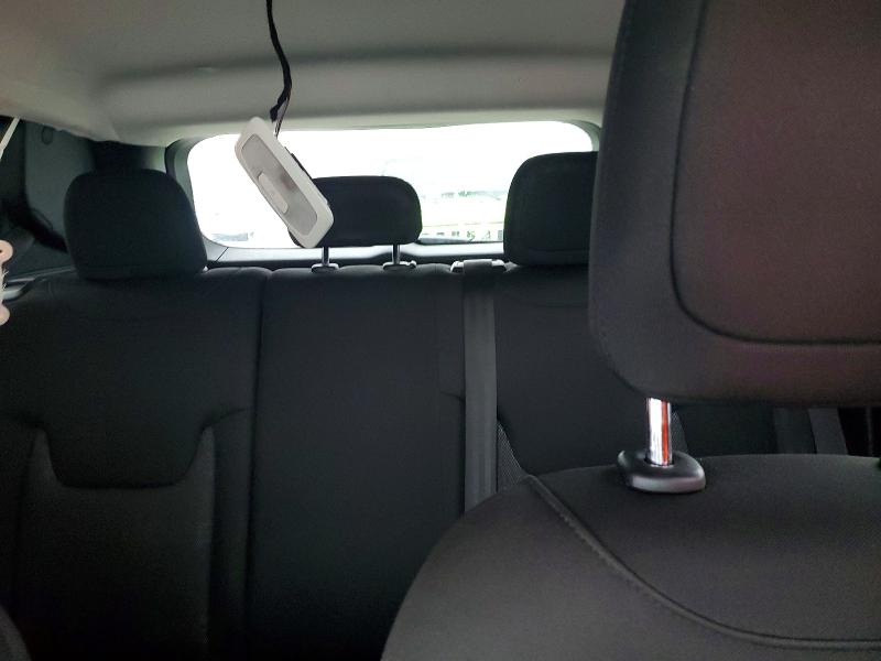 Фото 10 - JEEP RENEGADE